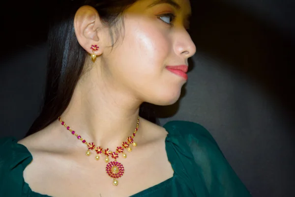 White & Red AD with Swarovski Pearls Necklace Set